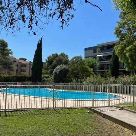 Apartament Cosy T3 - Jardin - Parking - Piscine - Maconciergerie34 *