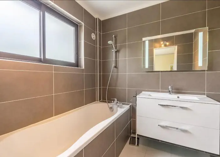 Cosy T3 - Jardin - Parking - Piscine - Maconciergerie34